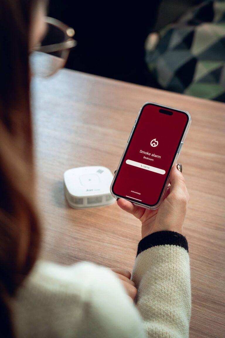 4G / GSM Røykvarsler med luftkvalitetsmåler og app - Bilde 3