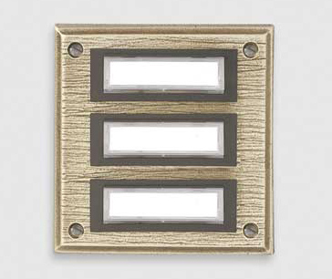 3 knappers tablå i bronsje